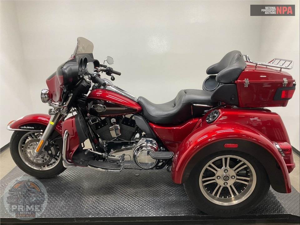 2012 Harley-Davidson FLHTCUTG TRIGLIDE UL CLSC — фото 3