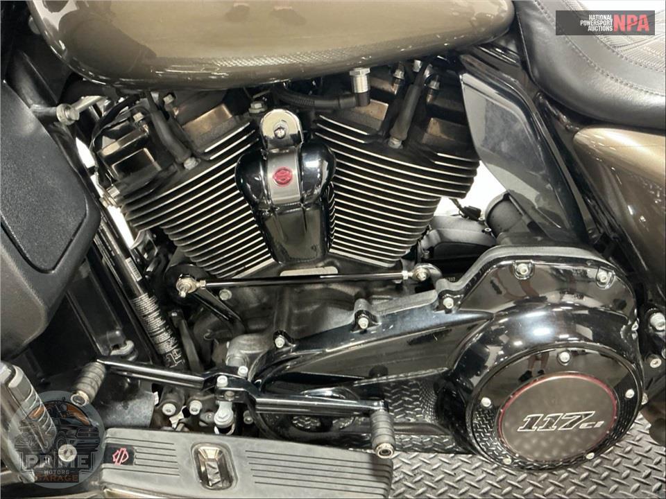 2021 Harley-Davidson FLTRXSE CVO ROAD GLIDE — фото 7