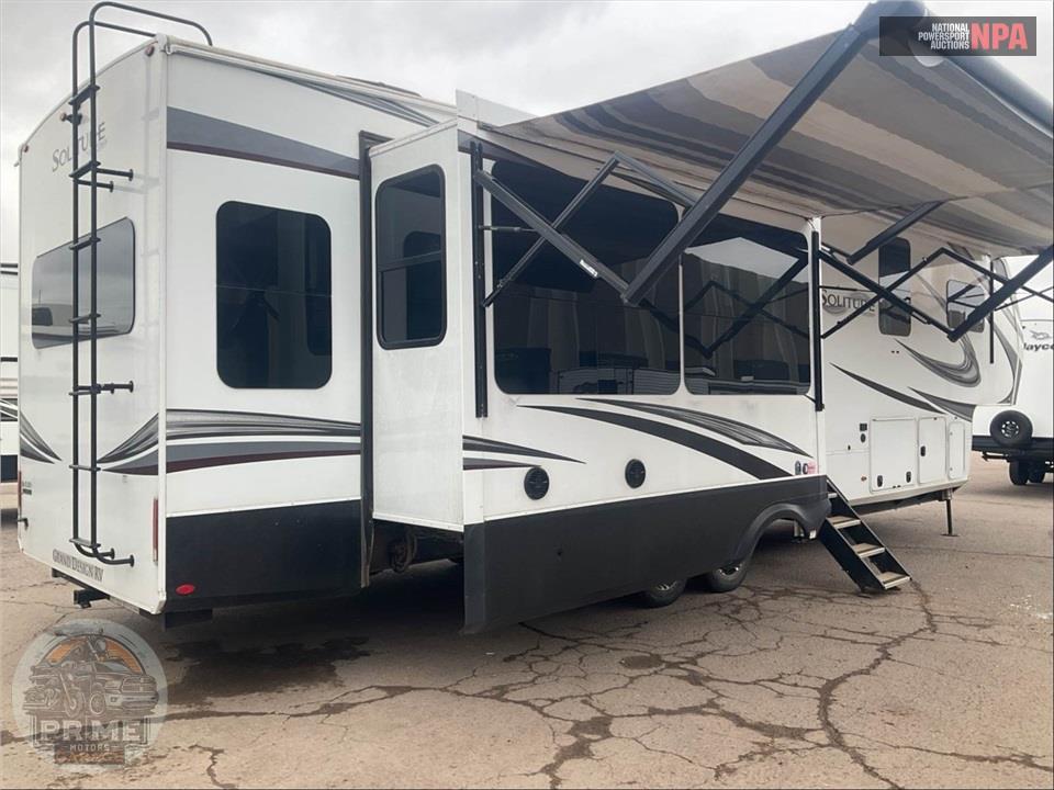 2022 Grand Design Recreational Vehicles M-378MBS - SOLITUDE FIFTH WHEEL SERIES — фото 4