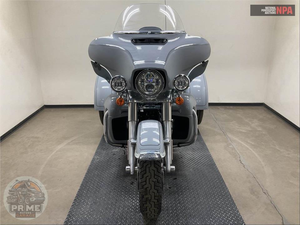 2024 Harley-Davidson FLHTCUTG TRI GLIDE ULTRA CLASSIC — фото 2