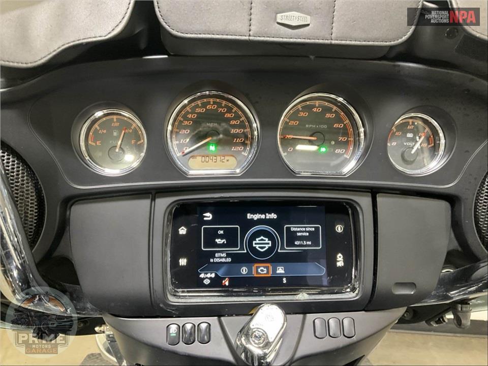 2023 Harley-Davidson FLHTCUTG TRI GLIDE ULTRA CLASSIC — фото 5