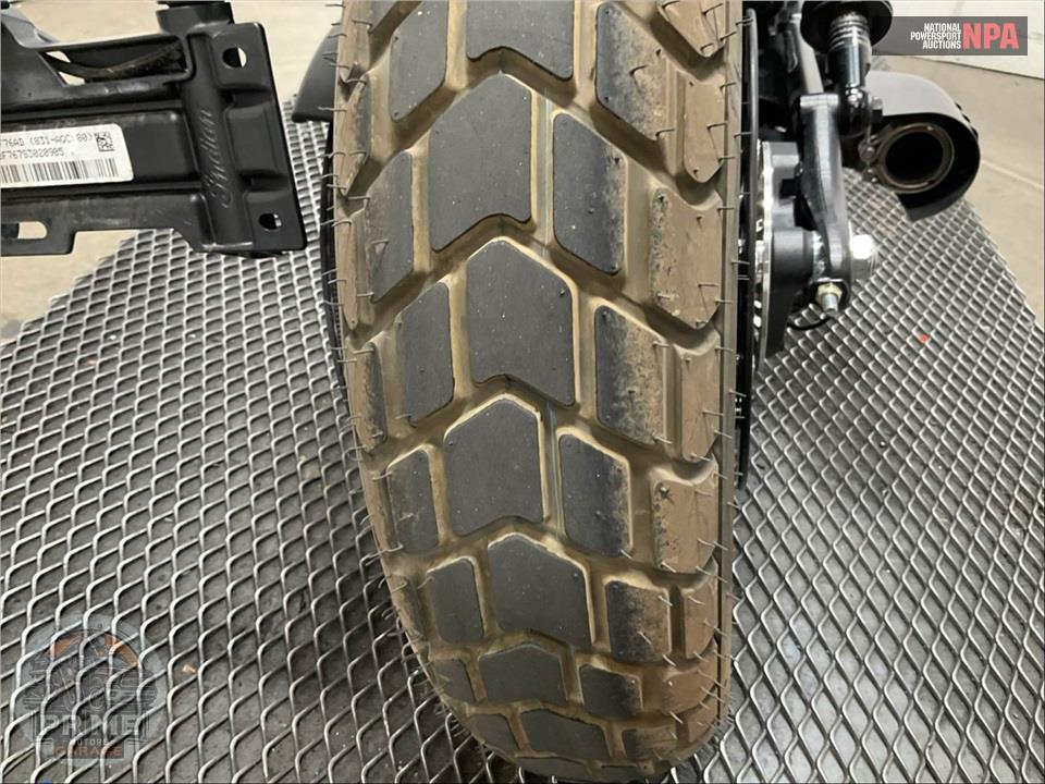 2025 Indian Motorcycle SCOUT BOBBER LIMITED WITH TECHNOLOGY PACKAGE (COLOR METALLIC) — фото 16