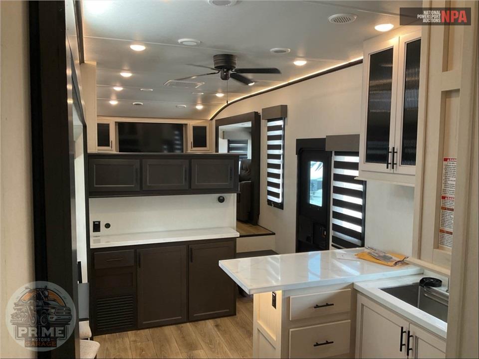 2025 Sabre By Forest River M-37FLL - FIFTH WHEEL SERIES — фото 6