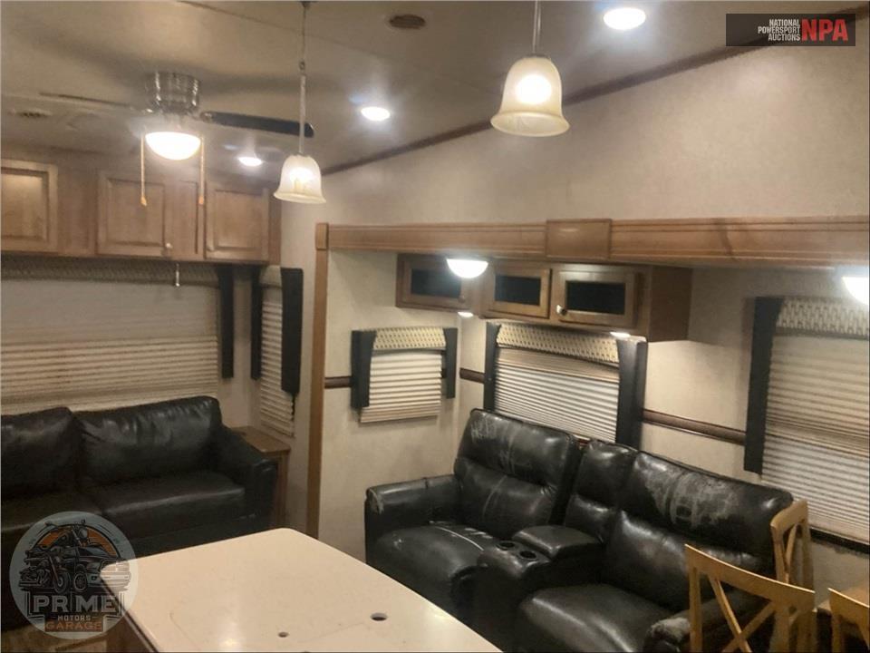 2017 Rockwood By Forest River M-8288WSA - SIGNATURE ULTRA LITE FIFTH WHEEL SERIES — фото 6