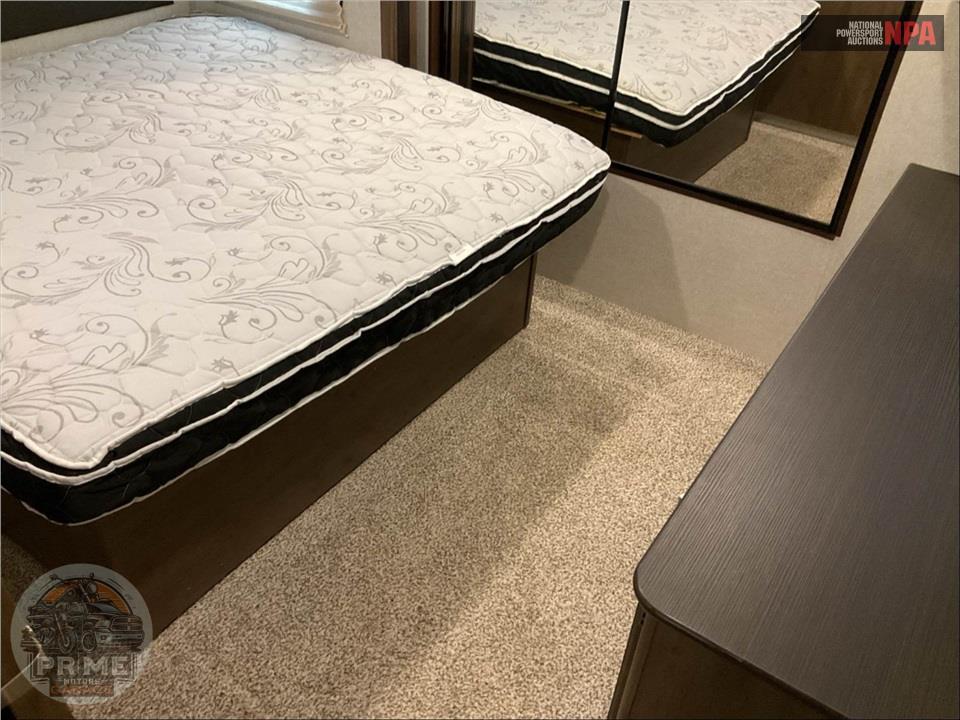 2018 Keystone Rv M-32 RLI - COUGAR X-LITE SERIES — фото 11