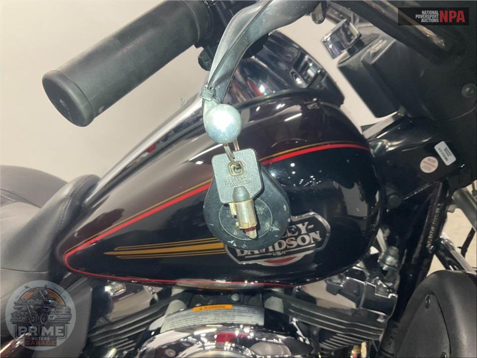 2011 Harley-Davidson FLHTCUTG TRIGLIDE UL CLSC — фото 12