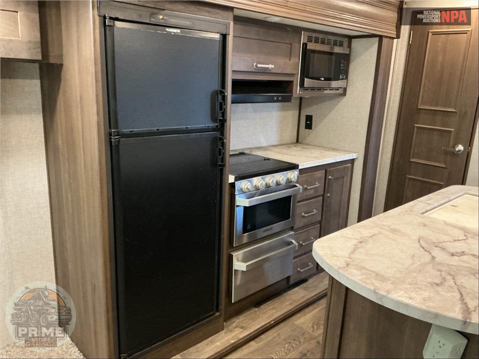 2019 Keystone Rv M-330 RL - LAREDO SERIES — фото 22