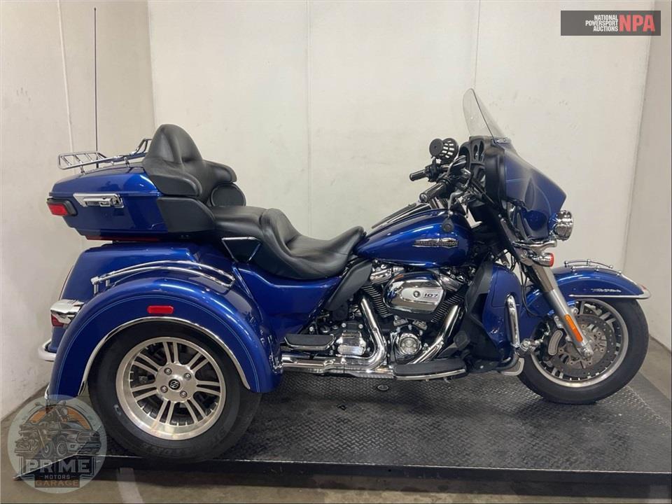 2017 Harley-Davidson FLHTCUTG TRIGLIDE ULTRA CLASSIC — фото 1