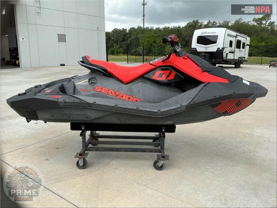 2022 Seadoo/Brp SPARKTRIXX 3-UP — фото 1
