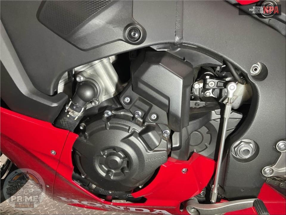 2023 Honda CBR1000RR — фото 7