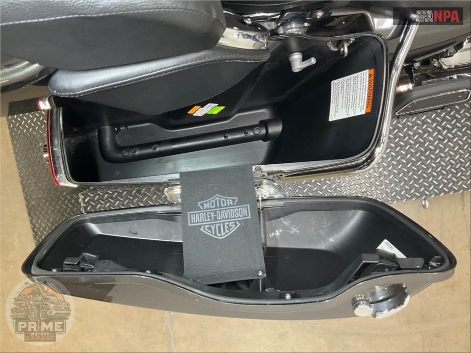 2019 Harley-Davidson FLTRU ROAD GLIDE ULTRA — фото 20