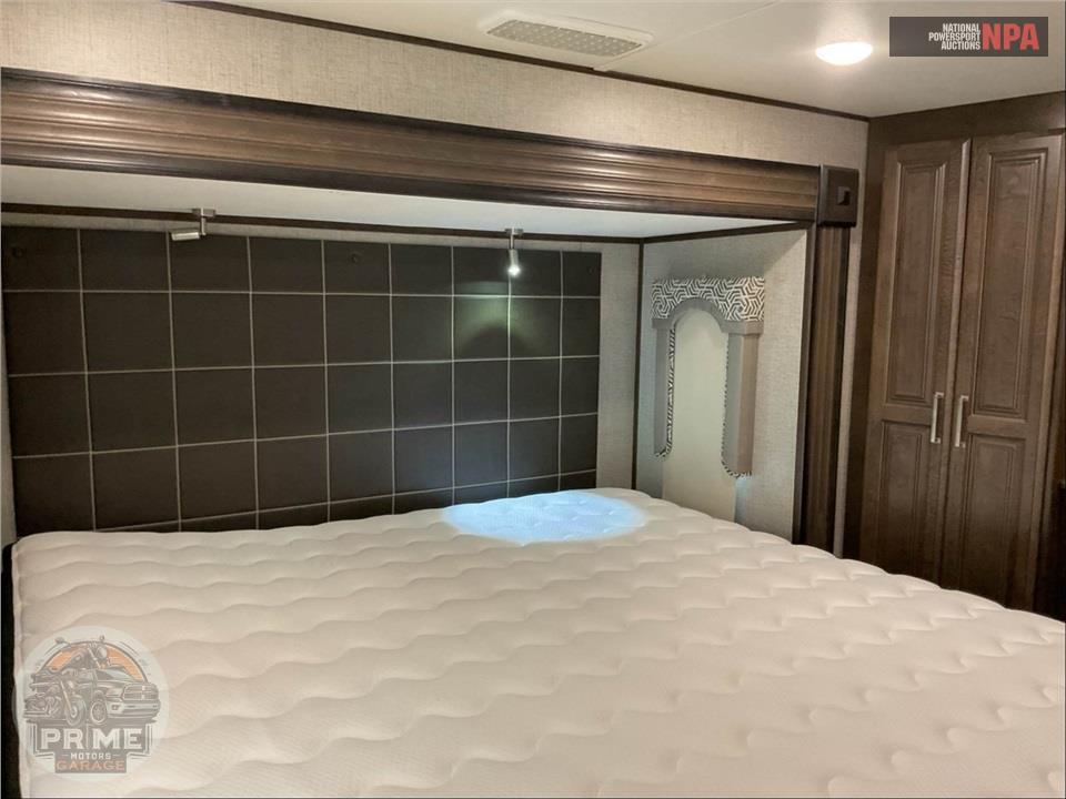 2019 Keystone Rv M-3651 RL - ALPINE FIFTH WHEEL SERIES — фото 12
