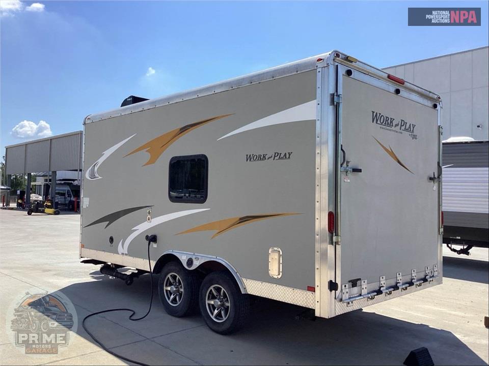 2015 Work And Play M-16UL - ULTRA LE TOY HAULER SERIES — фото 4