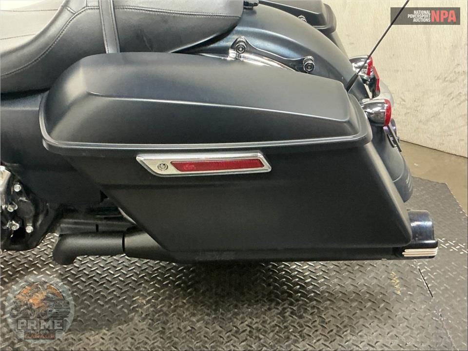 2017 Harley-Davidson FLHXS STREET GLIDE SPECIAL — фото 28