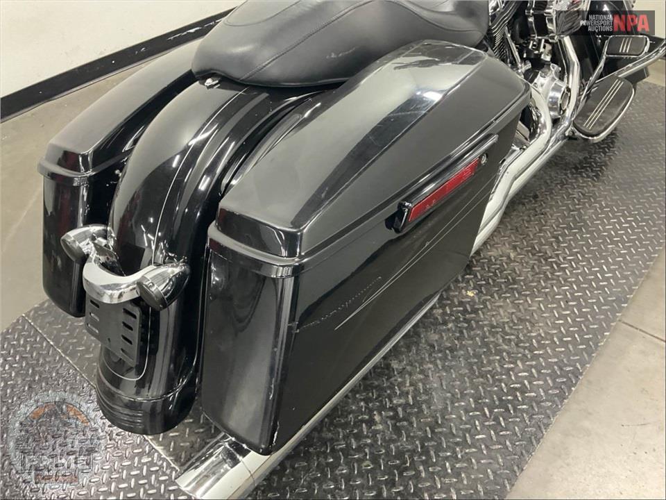 2015 Harley-Davidson FLHXS STREET GLIDE SPECIAL — фото 24