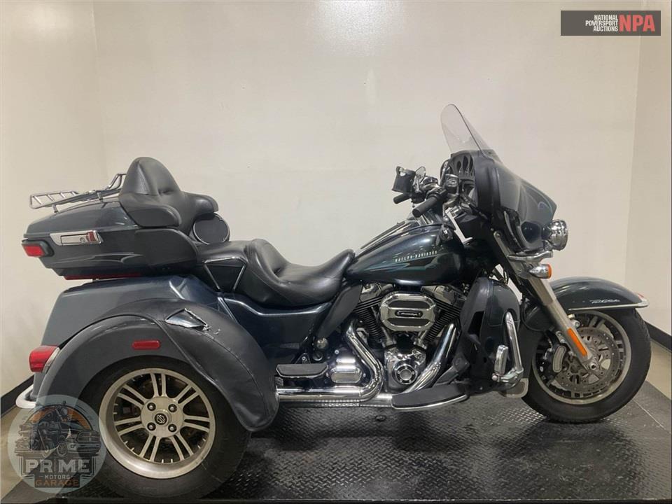 2015 Harley-Davidson FLHTCUTG TRIGLIDE ULTRA CLASSIC — фото 1
