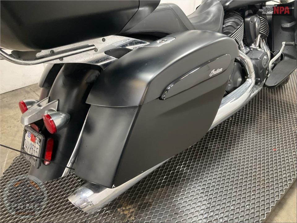 2020 Indian Motorcycle ROADMASTER DARK HORSE (SMOKE) — фото 23