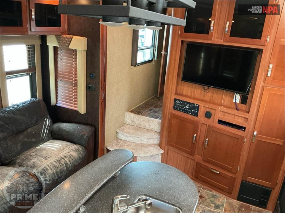 2013 Crossroads Rv M-4012 - ELEVATION TOY HAULER TOY HAULER SERIES — фото 9