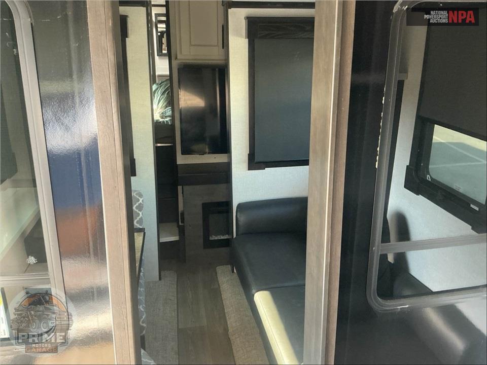 2021 Redwood Rv M-3981 FK - FIFTH WHEEL SERIES — фото 9
