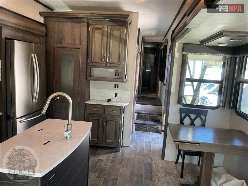 2018 Keystone Rv M-385 BR - MONTANA HIGH COUNTRY FIFTH WHEEL SERIES — фото 9