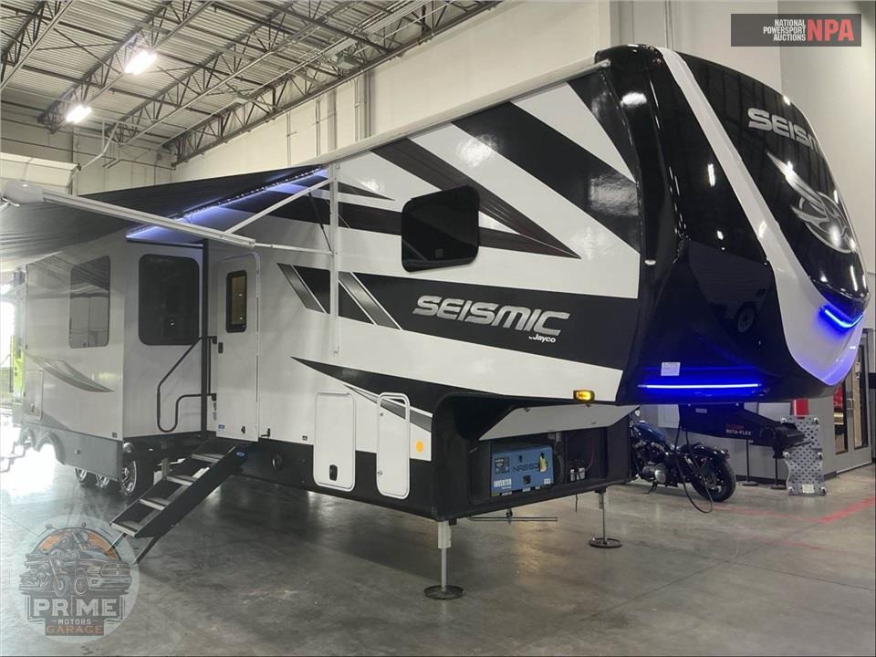2024 Jayco M-399 - SEISMIC TOY HAULER TOY HAULER SERIES — фото 1