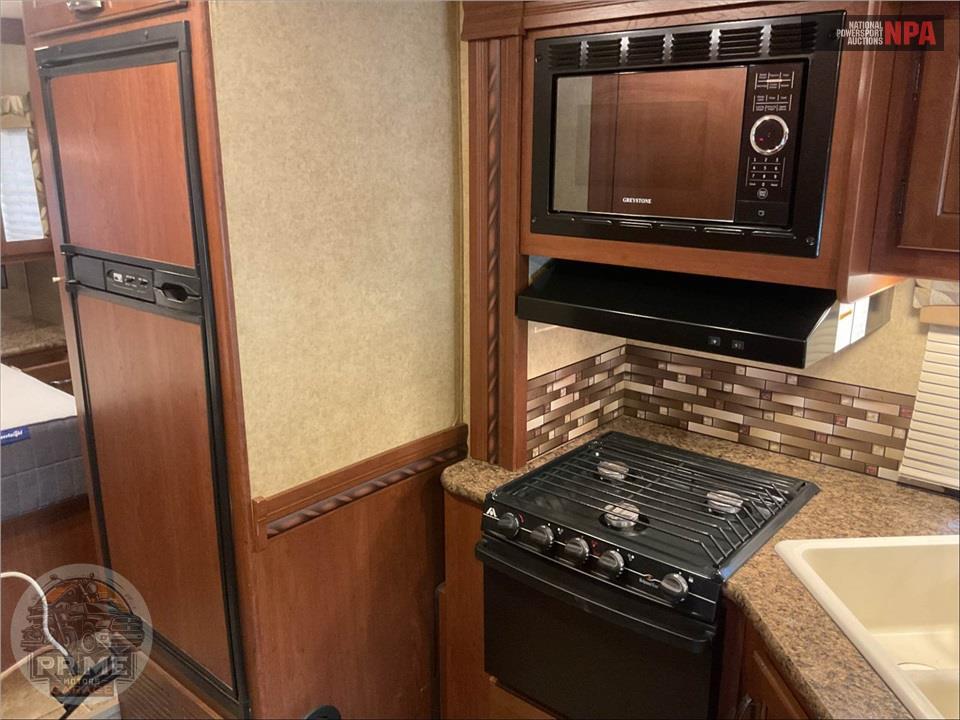 2016 Thor Motor Coach M-28Z E450-V10 - CHATEAU SERIES — фото 31