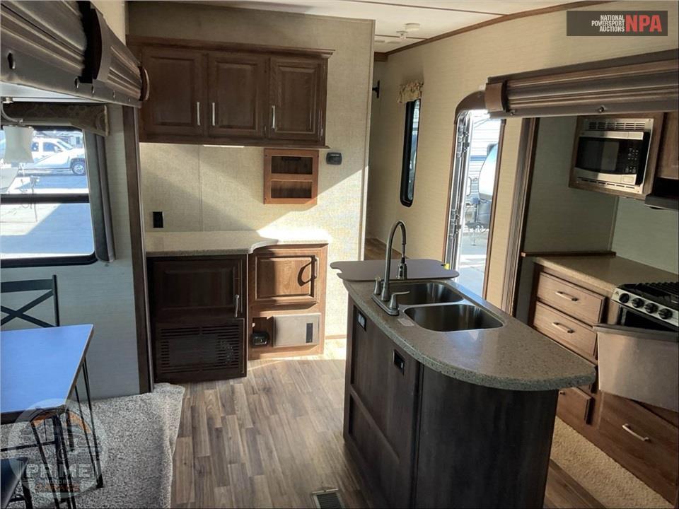 2017 Keystone Rv M-29 RLI - COUGAR X-LITE FIFTH WHEEL SERIES — фото 8
