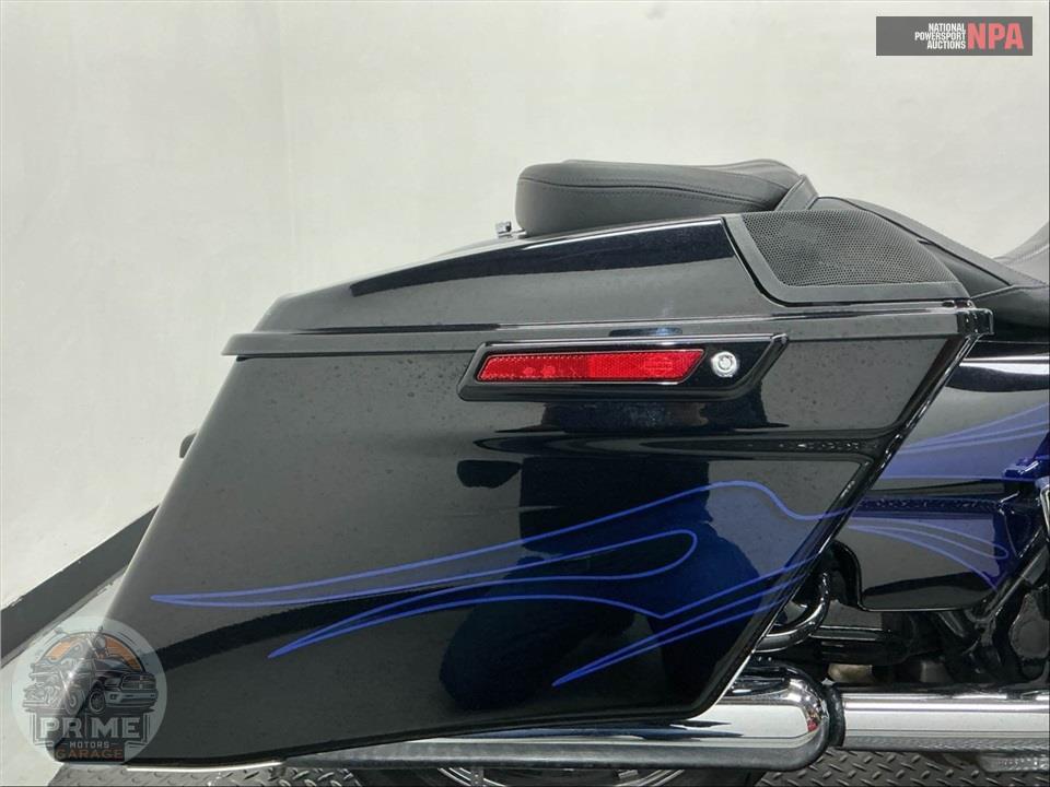 2016 Harley-Davidson FLHXSE CVO STREET GLIDE SPECIAL — фото 38