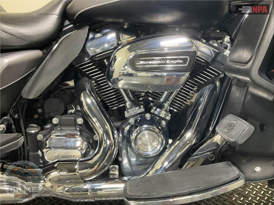 2017 Harley-Davidson FLHTK ULTRA LIMITED — фото 6