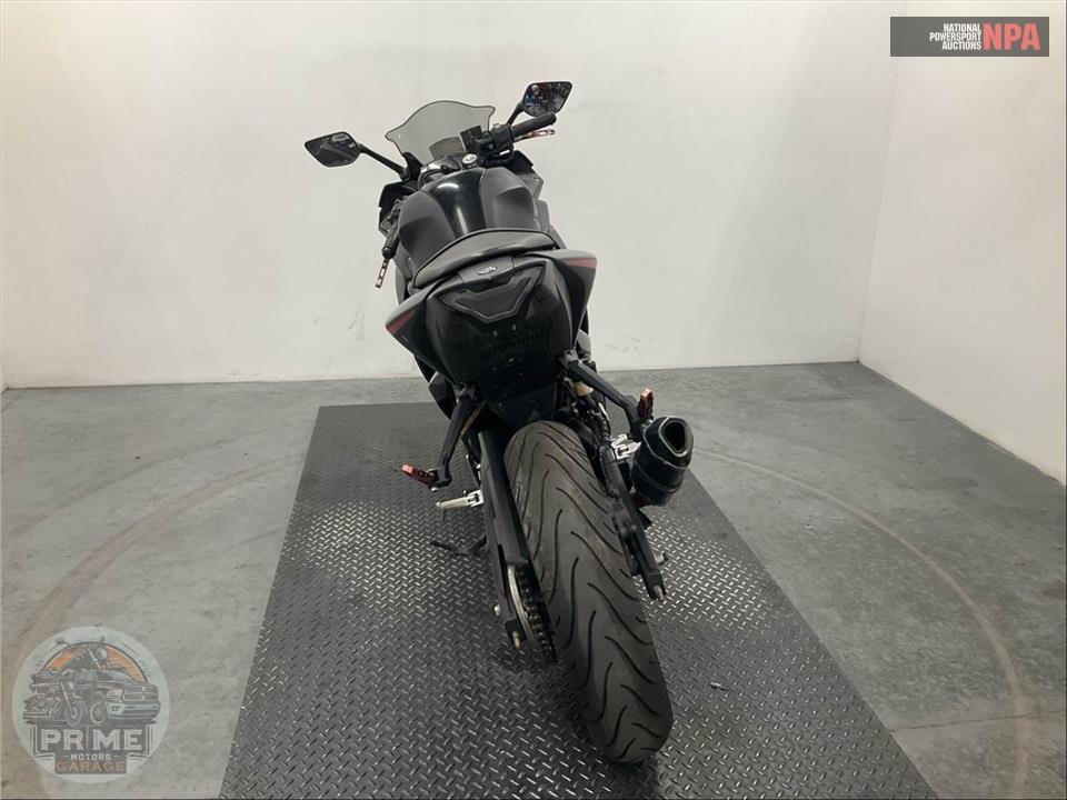 2017 Yamaha YZF-R3 — фото 4