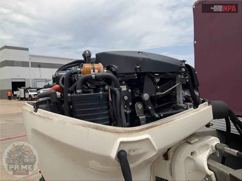 2021 Apex Marine 818 CTR FISHTAIL QWEST EDGE SERIES L=19/E=1 50HP EVINRUDE OB — фото 6