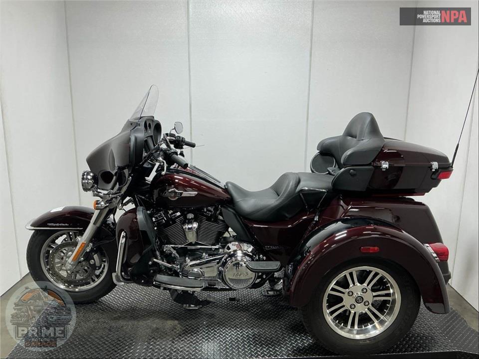 2022 Harley-Davidson FLHTCUTG TRI GLIDE ULTRA CLASSIC — фото 3