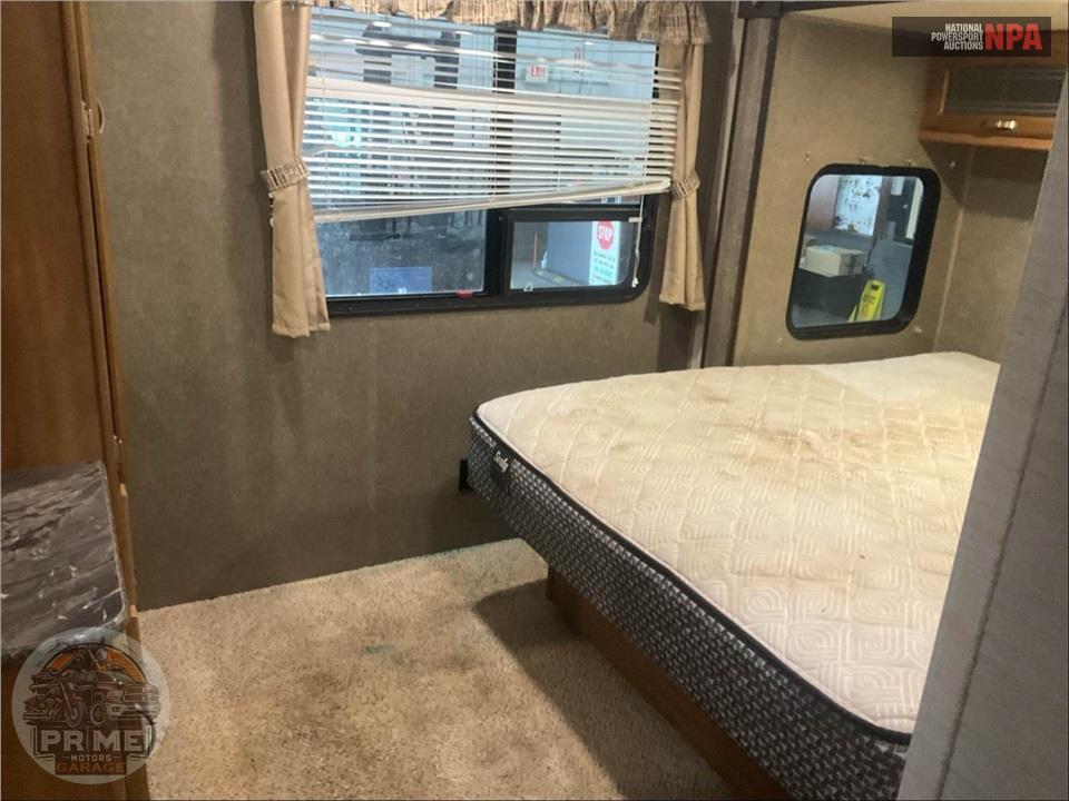 2017 Keystone Rv M-38 BH - SPRINGDALE SERIES — фото 11