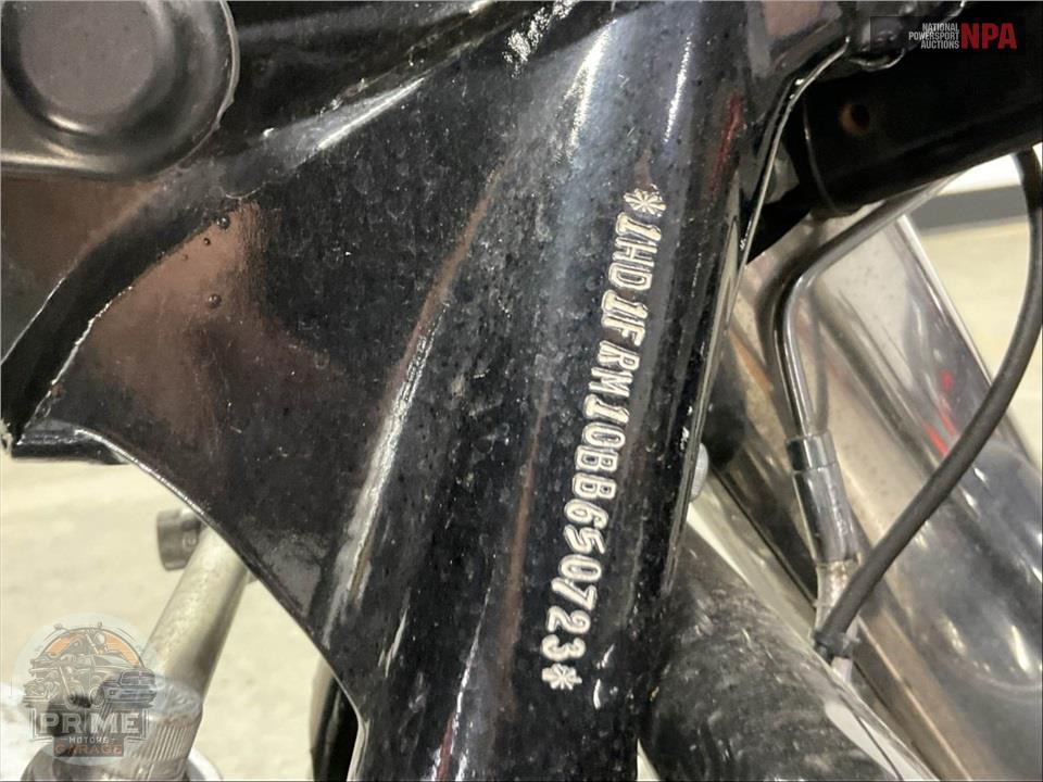 2011 Harley-Davidson FLHRC ROAD KING CLSC — фото 31