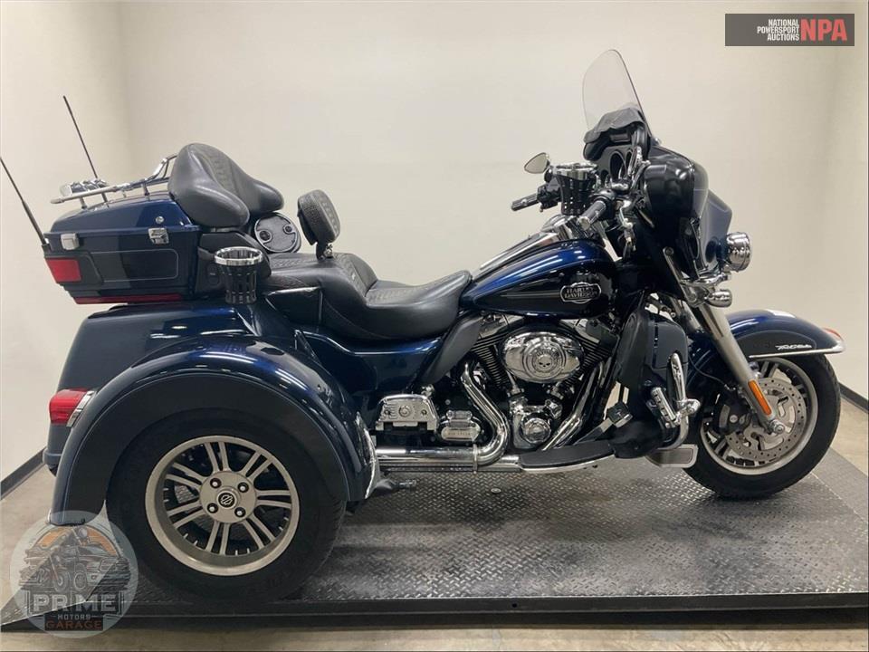 2012 Harley-Davidson FLHTCUTG TRIGLIDE UL CLSC — фото 1