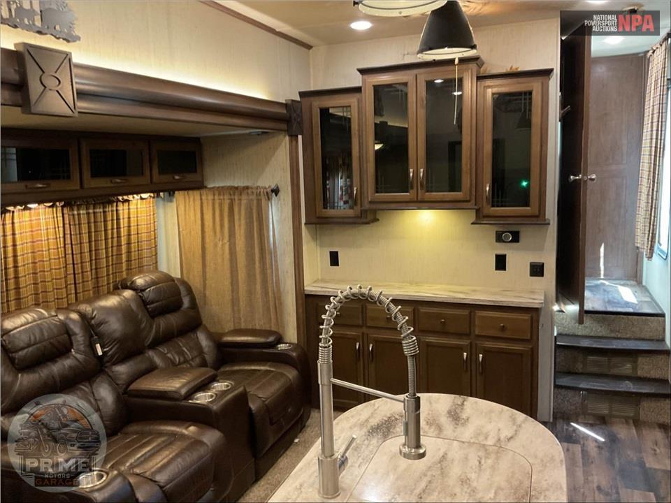2018 Sandpiper By Forest River M-383RBLOK - FIFTH WHEEL SERIES — фото 9