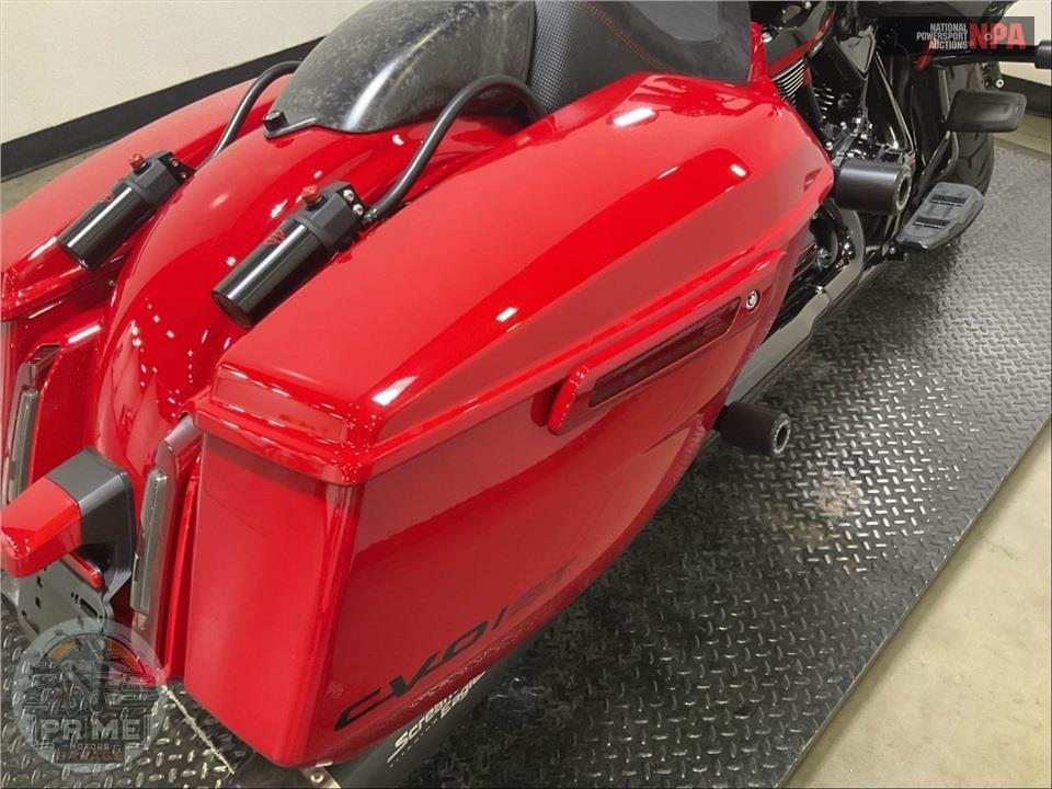 2025 Harley-Davidson FLTRXSTSE CVO ROAD GLIDE ST — фото 17