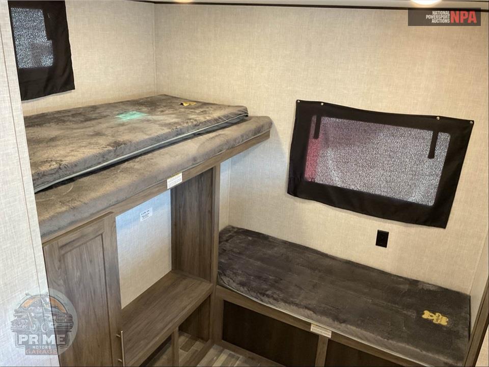 2021 Crossroads Rv M-328 SB ZINGER SERIES — фото 13