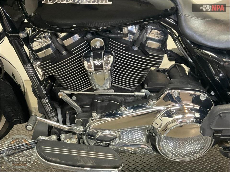 2020 Harley-Davidson FLHX STREET GLIDE — фото 7