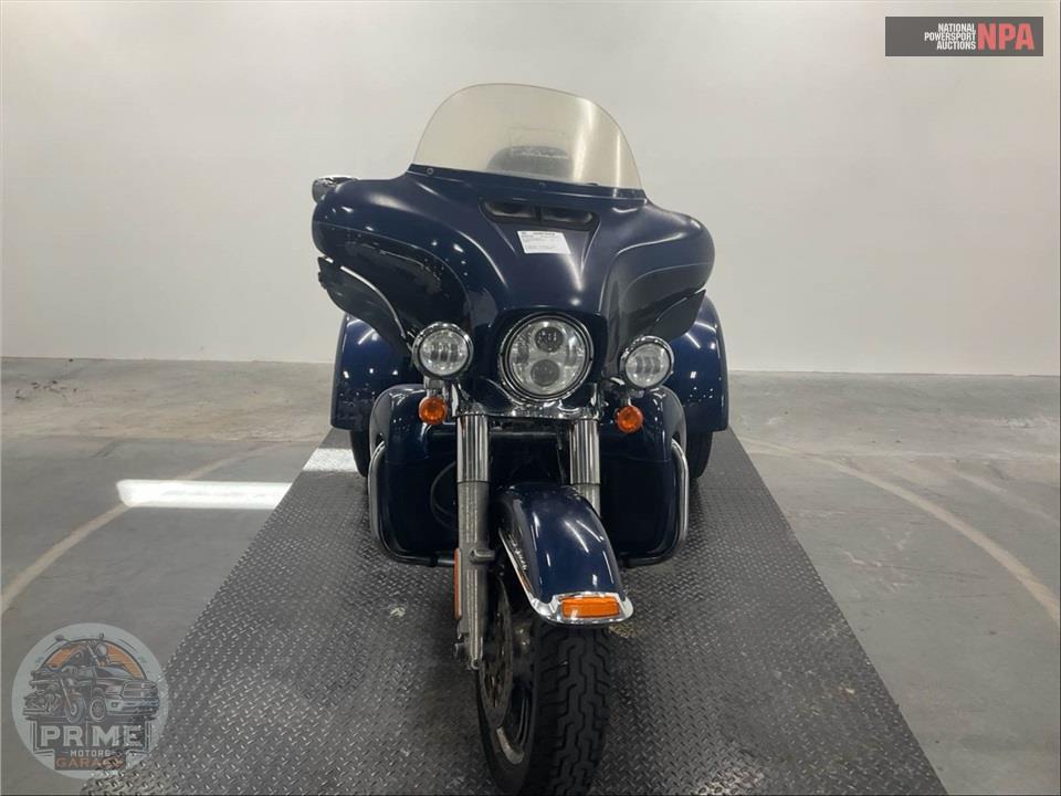 2014 Harley-Davidson FLHTCUTG TRIGLIDE ULTRA CLASSIC — фото 2