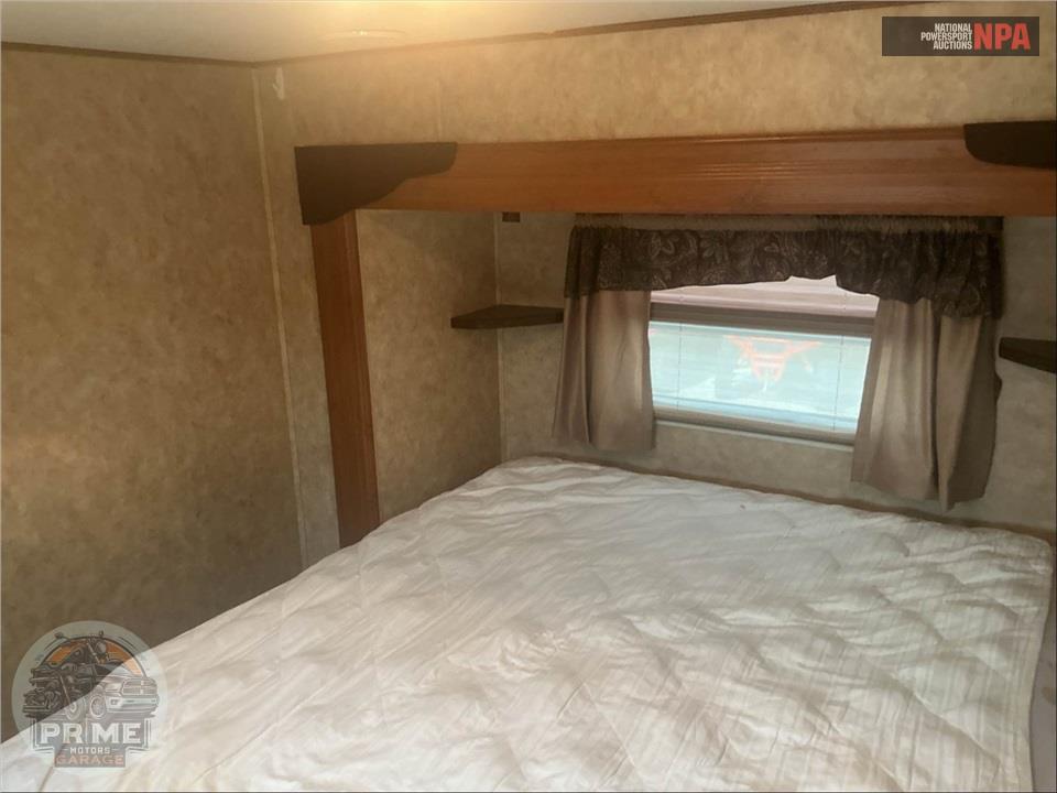 2010 Crossroads Rv M-32 CK - CRUISER FIFTH WHEEL SERIES — фото 12
