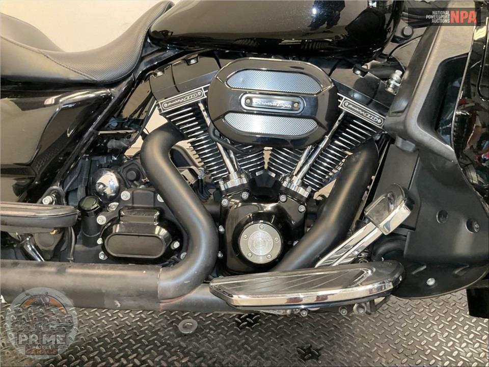 2016 Harley-Davidson FLHXSE CVO STREET GLIDE SPECIAL — фото 6