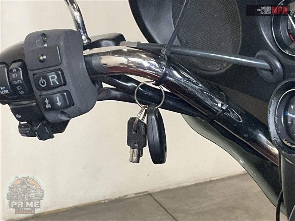 2009 Harley-Davidson FLHTCUTG TRIGLIDE ULTRA CLASSIC — фото 11