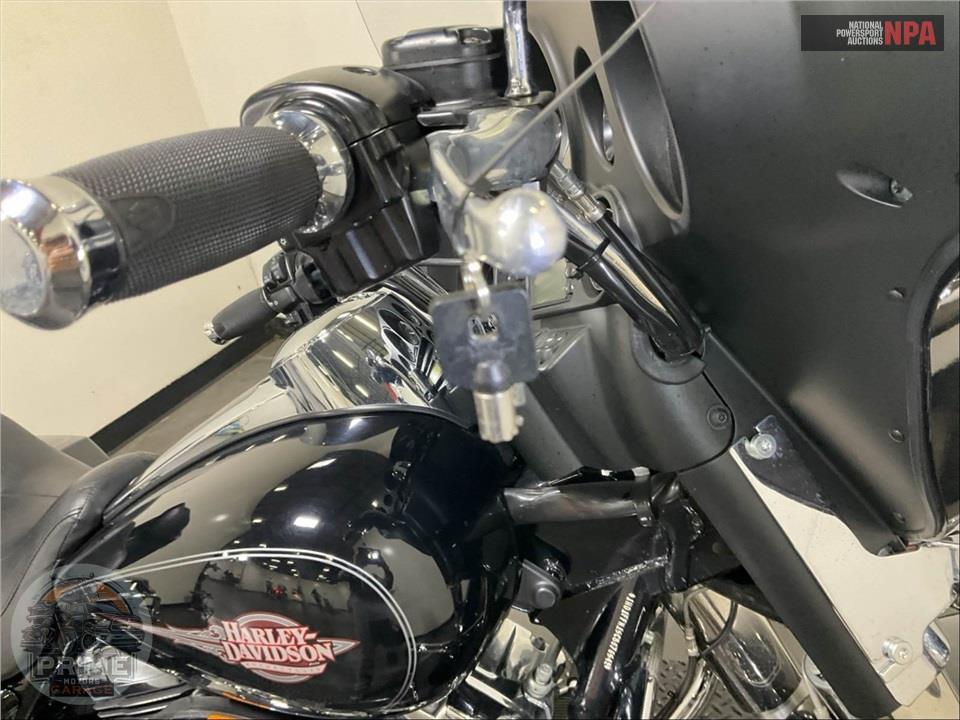 2012 Harley-Davidson FLHTC ELECTRA GLIDE CLSC — фото 13
