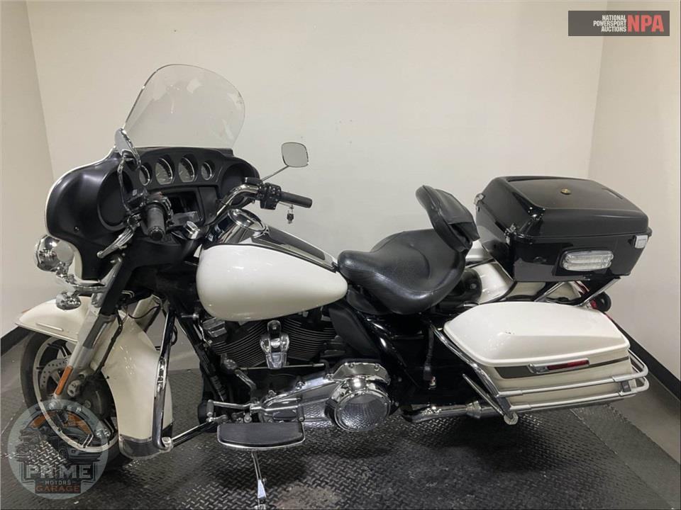 2017 Harley-Davidson FLHTP POLICE ELECTRA GLIDE — фото 3