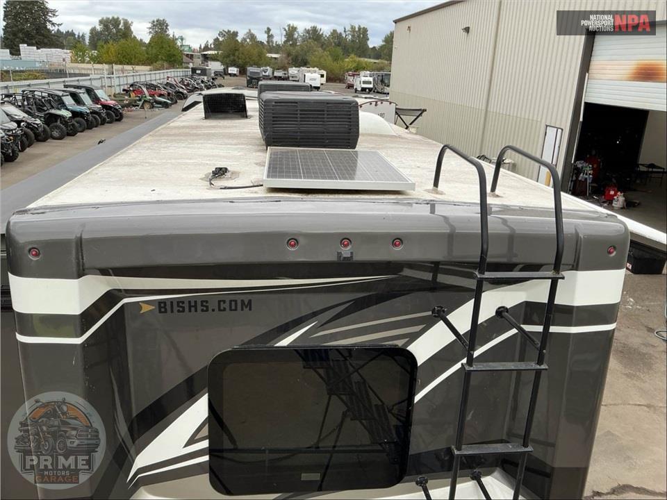 2022 Thor Motor Coach SV34 SUPER C F550 4WD - MAGNITUDE SERIES — фото 30