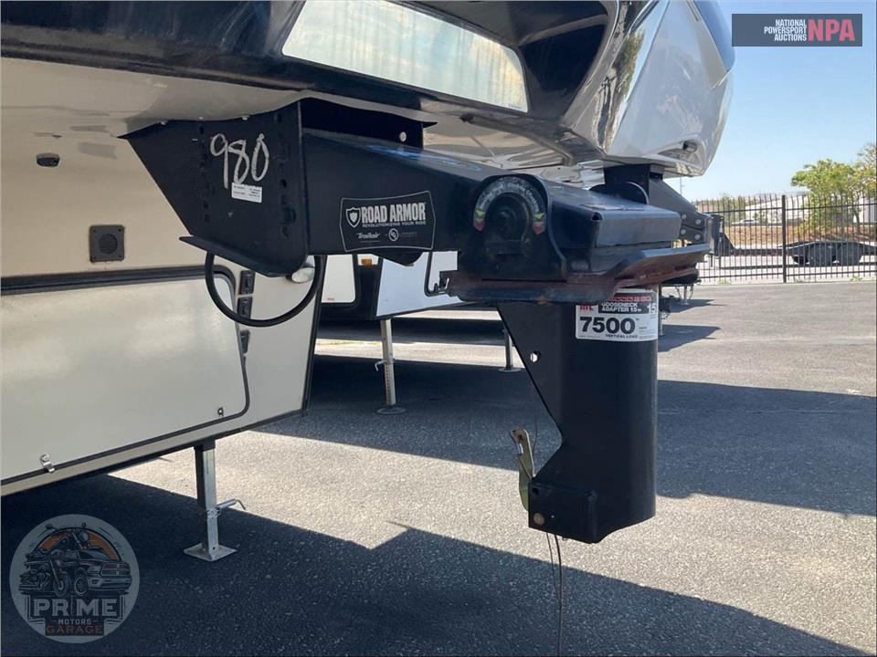 2019 Keystone Rv M-30 RLS - COUGAR FIFTH WHEEL SERIES — фото 41