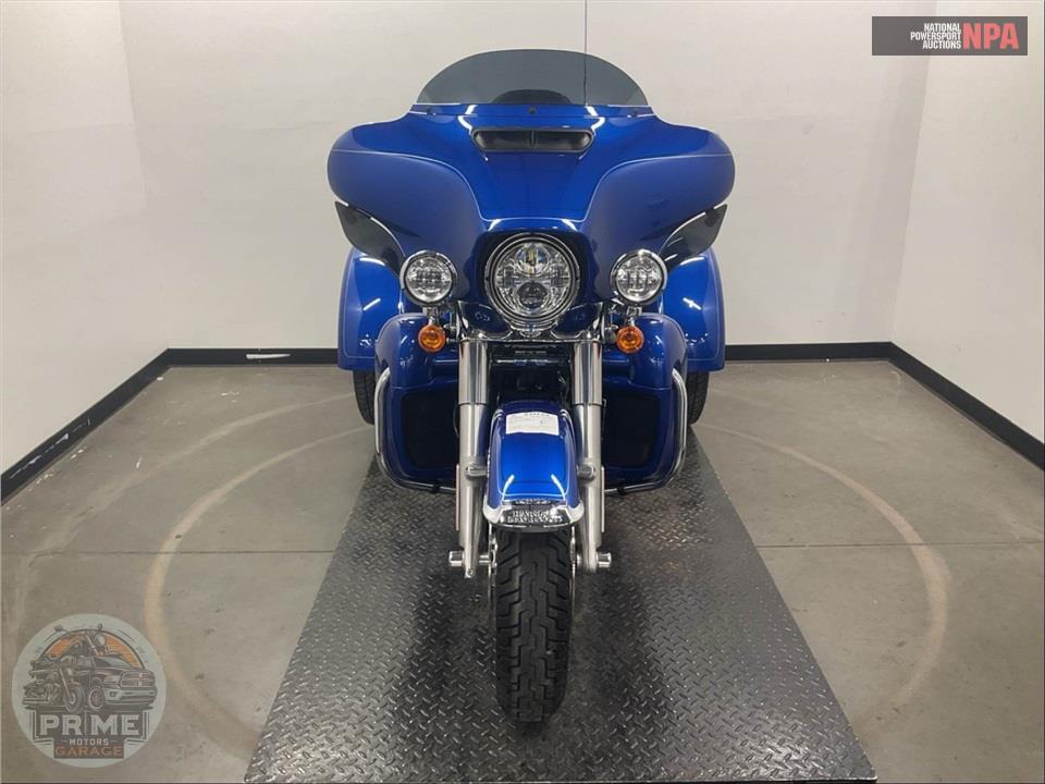 2024 Harley-Davidson FLHTCUTG TRI GLIDE ULTRA CLASSIC — фото 2
