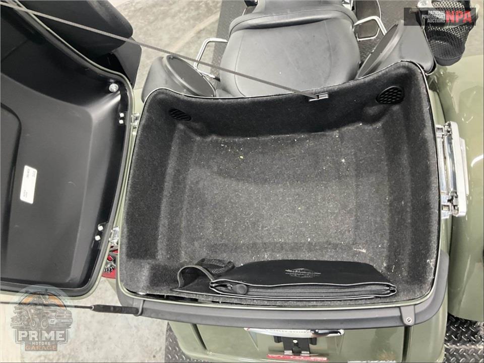 2021 Harley-Davidson FLHTCUTG TRI GLIDE ULTRA CLASSIC — фото 16