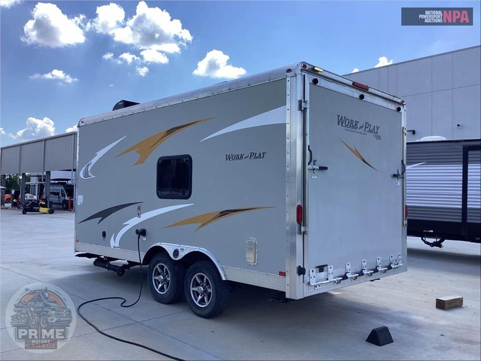 2015 Work And Play M-16UL - ULTRA LE TOY HAULER SERIES — фото 3